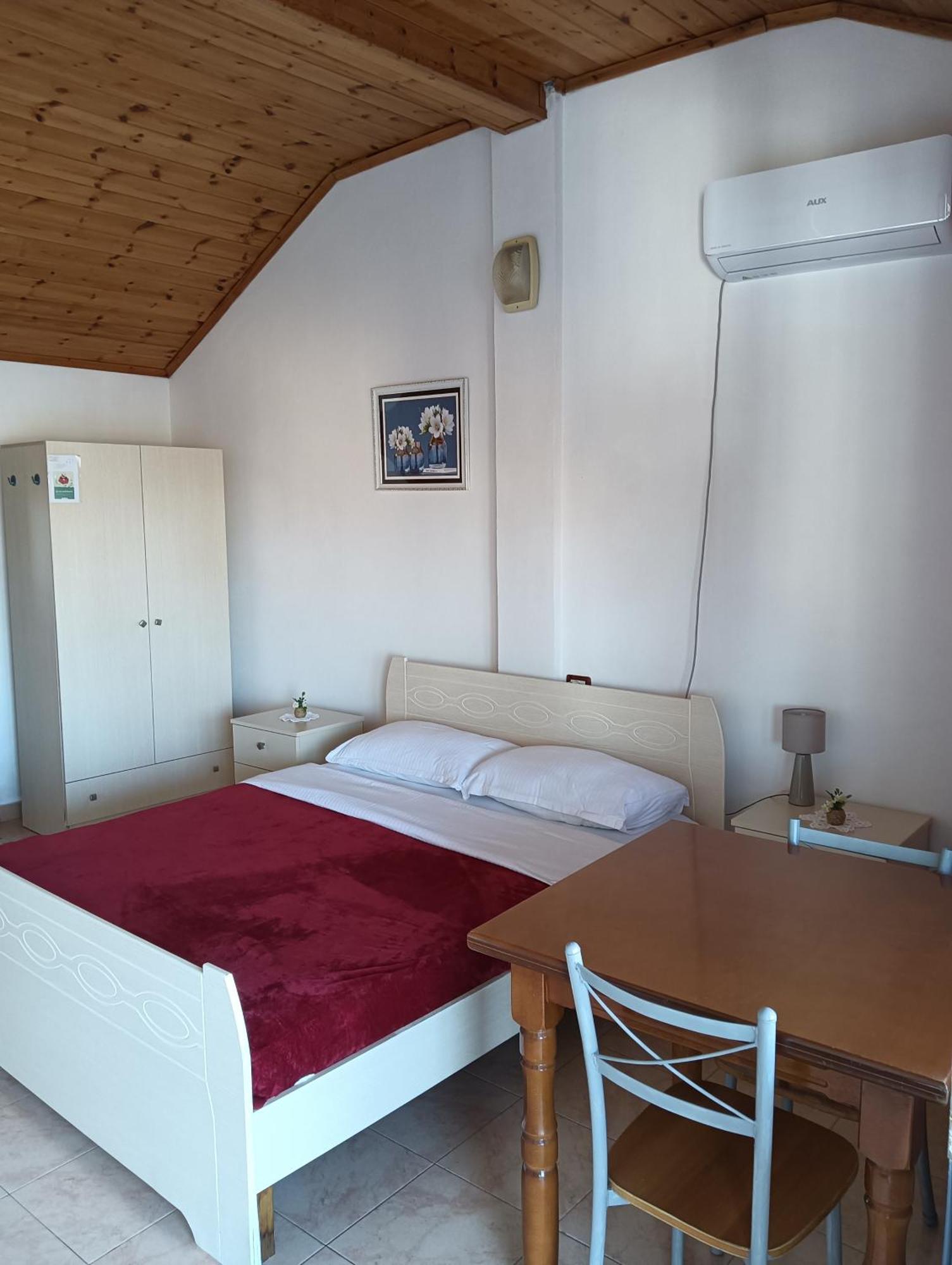 Apartament Vila Aliaj Luxury Rooftop For 2 With Air Conditioning *